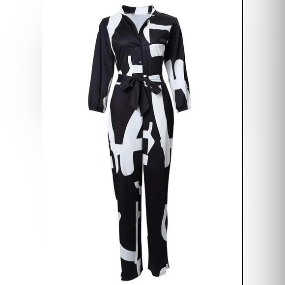 Unique black and white abstract  print collarless jumpsuit NWOT - Picture 1 of 4